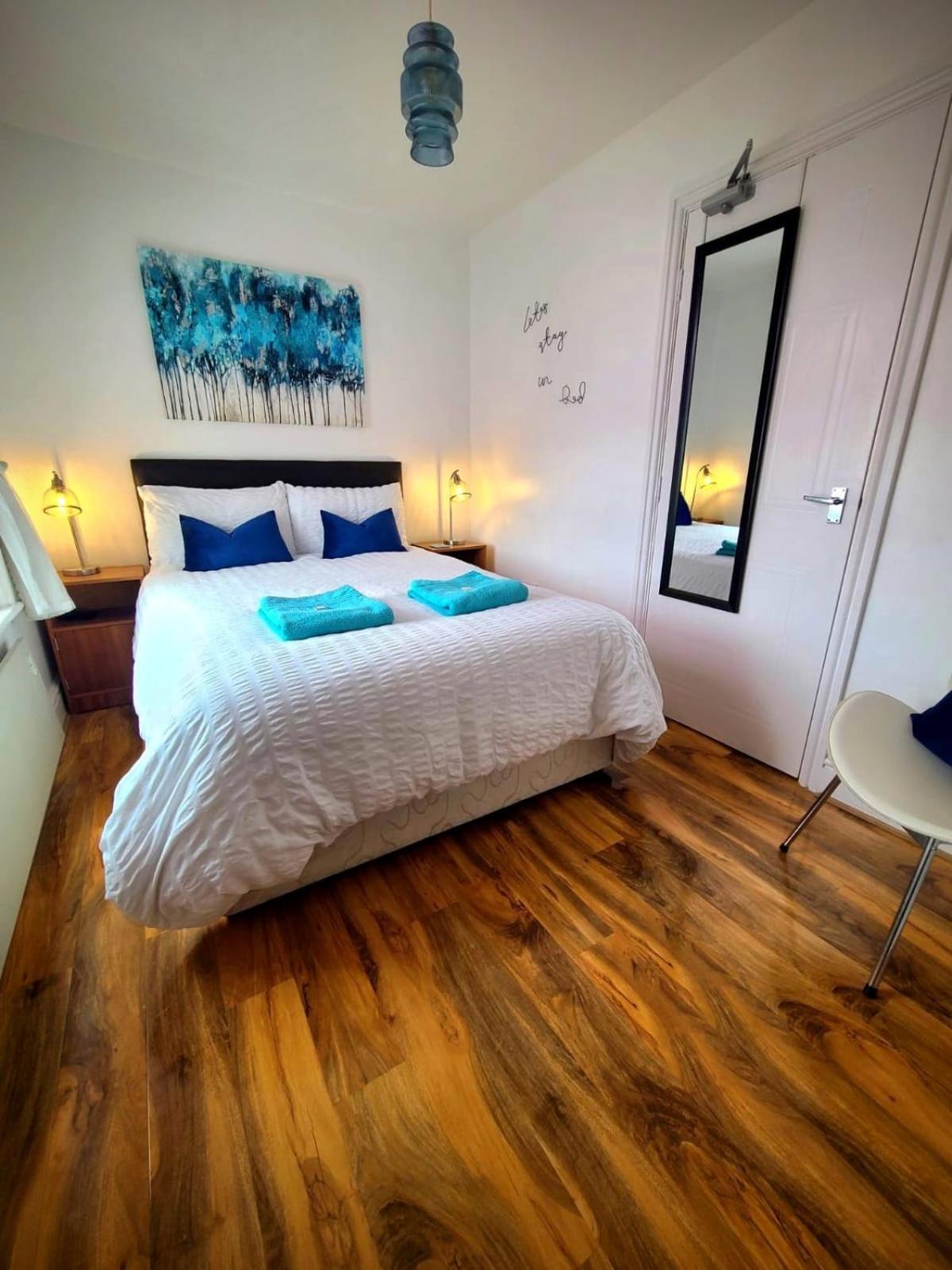Vale View Apartment, Prestatyn, North Wales - A Stylish, Dog-Friendly Holiday Let Just A 5 Min Walk To Beach & Town! Exteriör bild